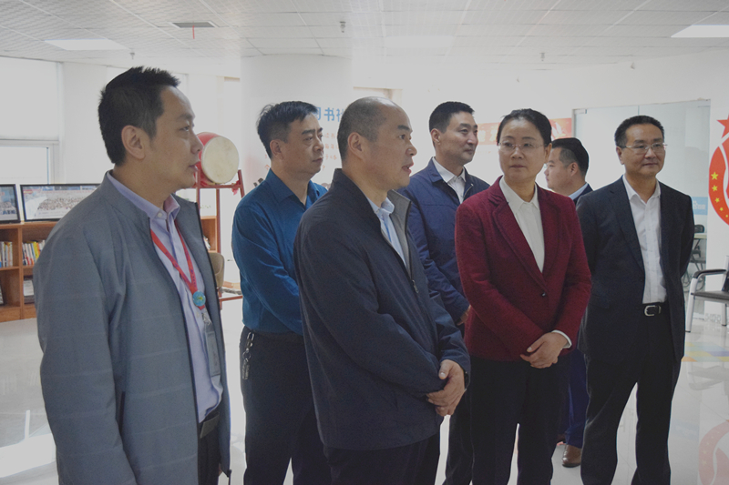 熱烈歡迎河南省委統(tǒng)戰(zhàn)部副部長梁險峰一行蒞臨安陽青峰網(wǎng)絡調(diào)研社會階層工作！